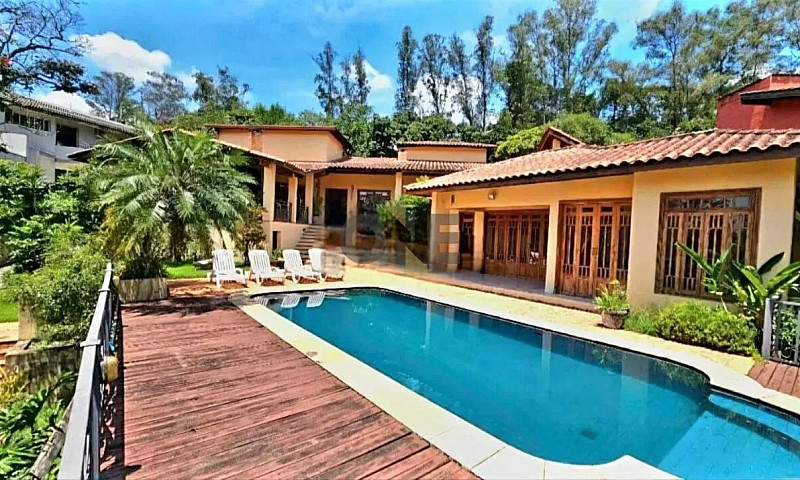 Casa Térrea Com 4 Do...