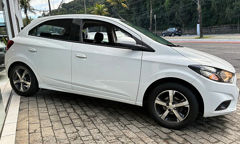 Chevrolet Onix Hatch...