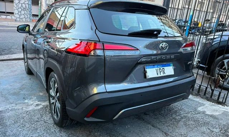 Toyota Corolla Cross...