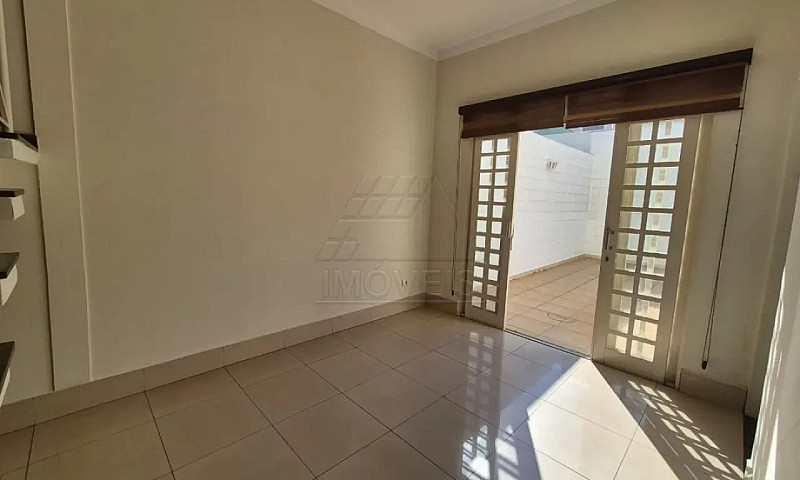 Casa Residencial À V...