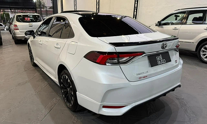 Toyota Corolla Cross...