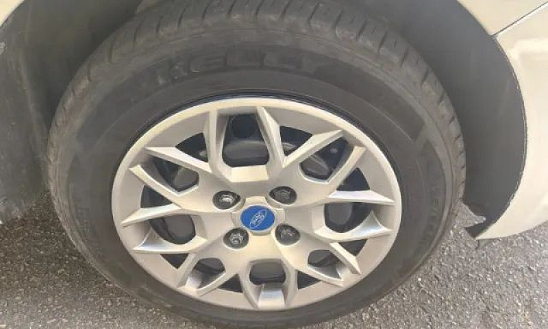 Ford Ka+ Sedan 1.0 T...