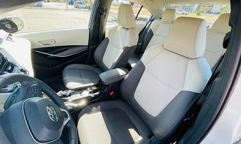 Vendo Corolla Hybrid...