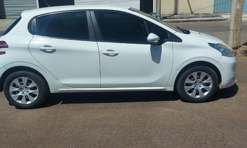 Peugeot 208 2014...