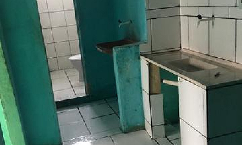 Aluga-Se Uma Casa...