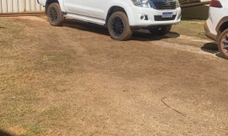Hilux Srv 2013...