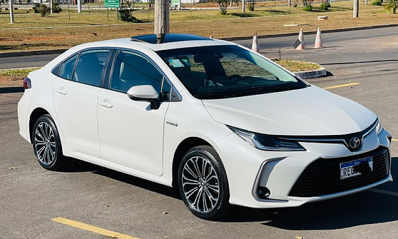 Vendo Corolla Hybrid...
