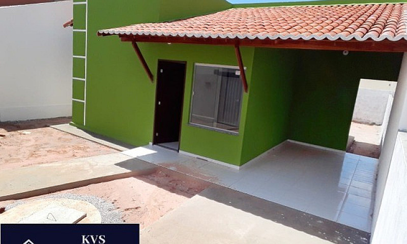 Casa Com 2/4 E 2 Suí...