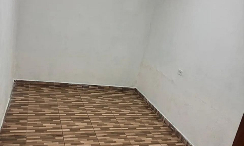 Casa 2 Comodos E Ban...