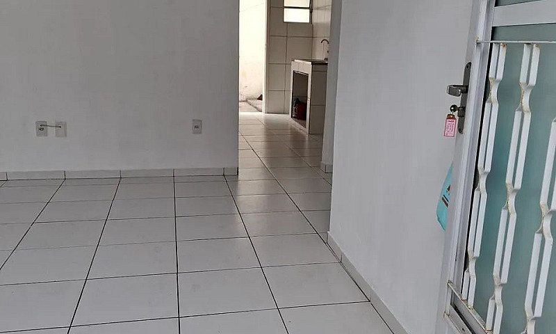 Alugo Casa Condomíni...