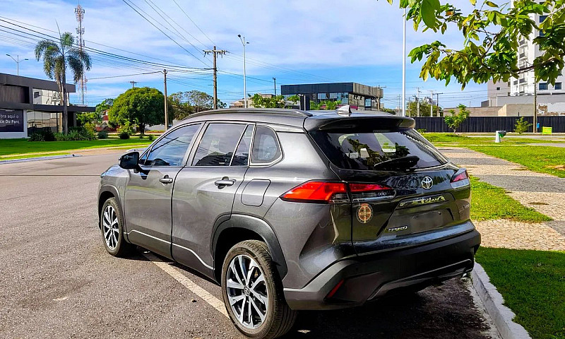 Toyota Corolla Cross...