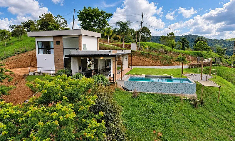 Casa Com 3 Dormitóri...