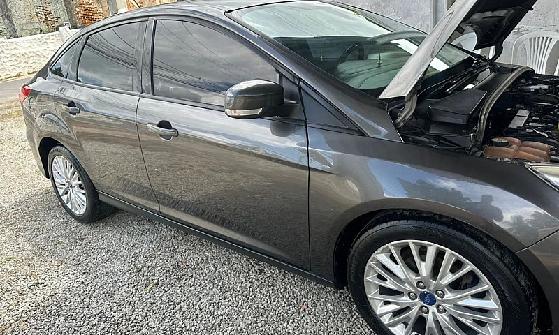 Ford Focus Fastback ...