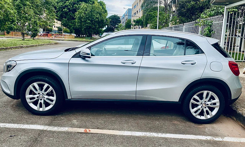 Mercedes-Benz Gla 20...