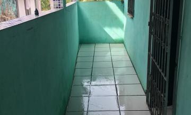 Aluga-Se Uma Casa...