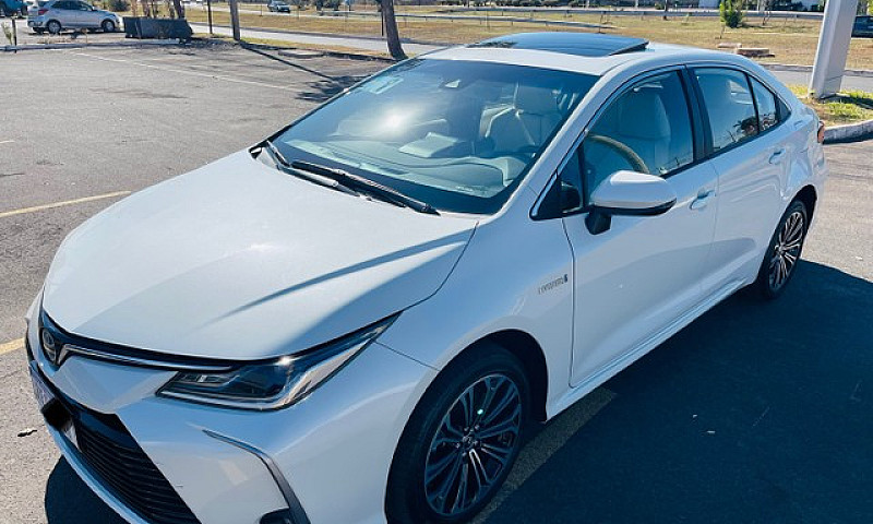 Vendo Corolla Hybrid...