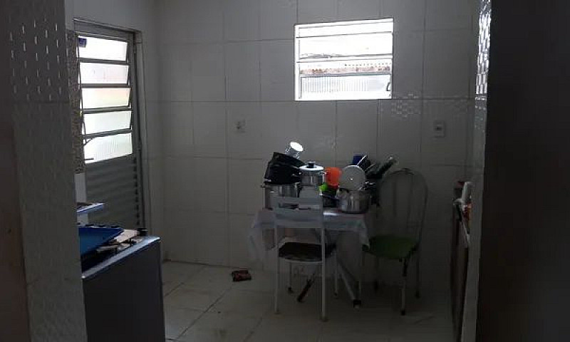 Venda. Casa 2 Pavime...