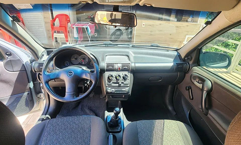 Corsa 1.0 2008...