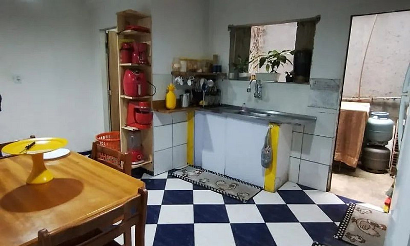 Alugo Casa Com  1 Qu...