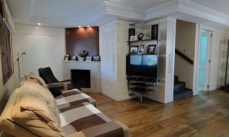 Linda Residência Com...