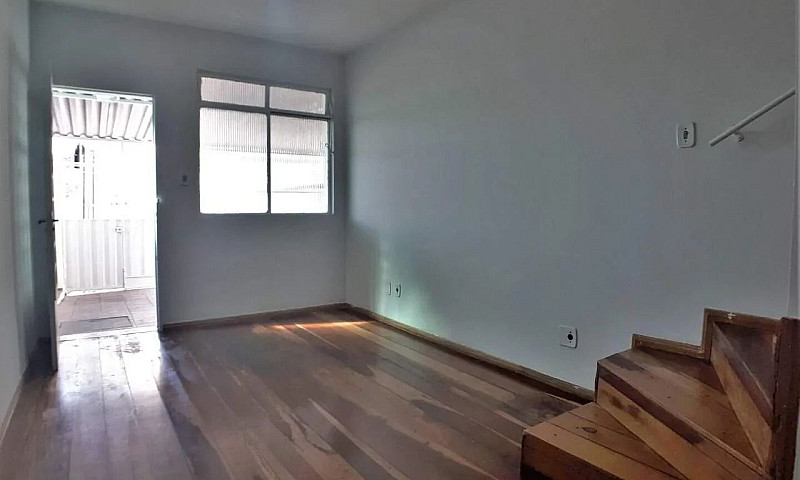 Casa Geminada Com 2 ...