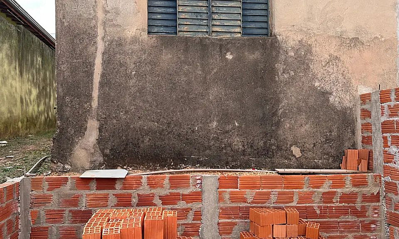 Casa Meio Terreno ...