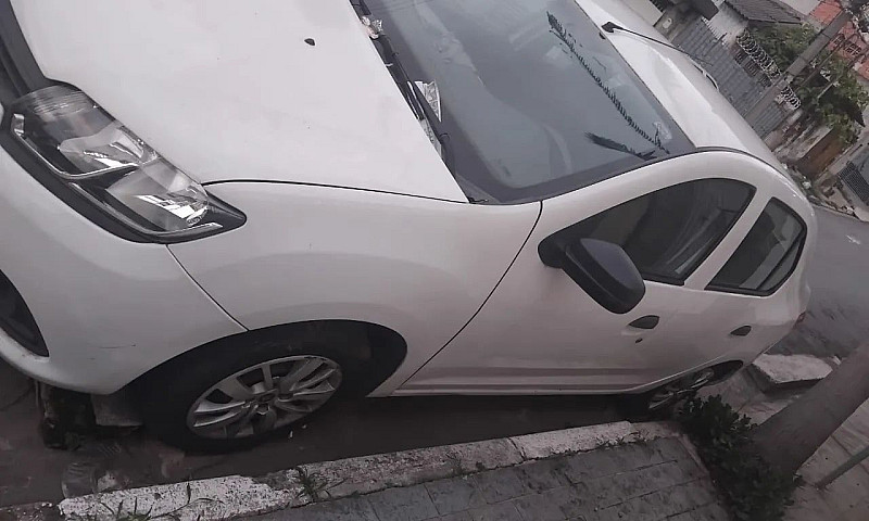 Renault Logan Authen...
