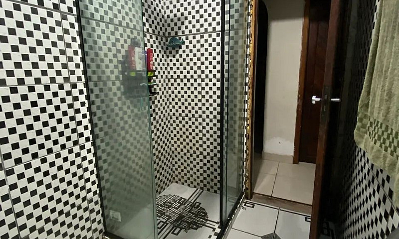 ? Aluga-Se Casa Em I...