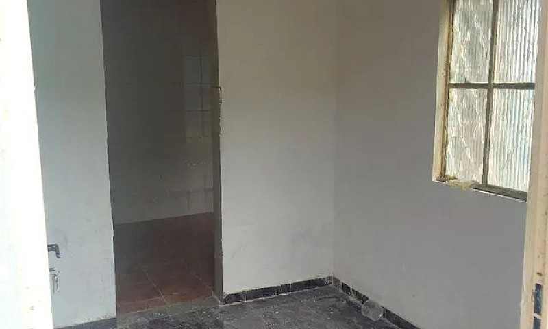 Aluga-Se Casa De Vil...