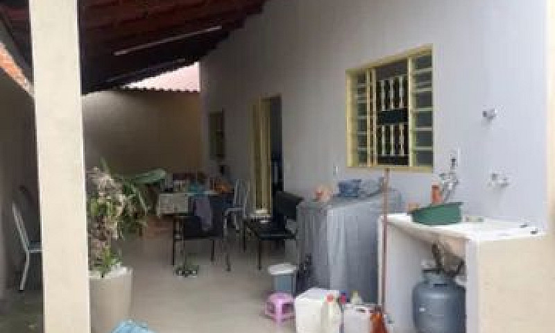 Aluga-Se Casa Grande...