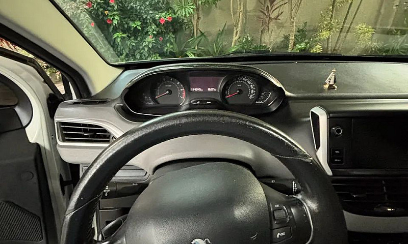 Peugeot 208 Allure 1...