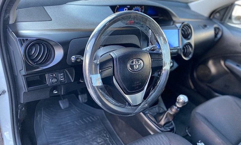 Etios 1.3 X Standard...