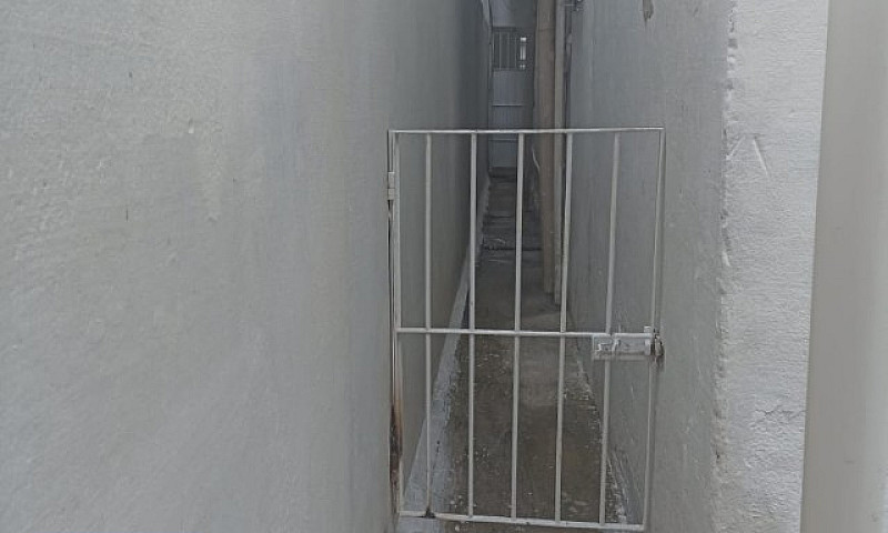 Duas Casas No Loteam...