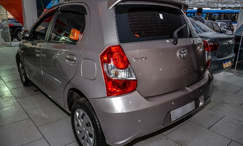 Toyota Etiosx 1.3 20...