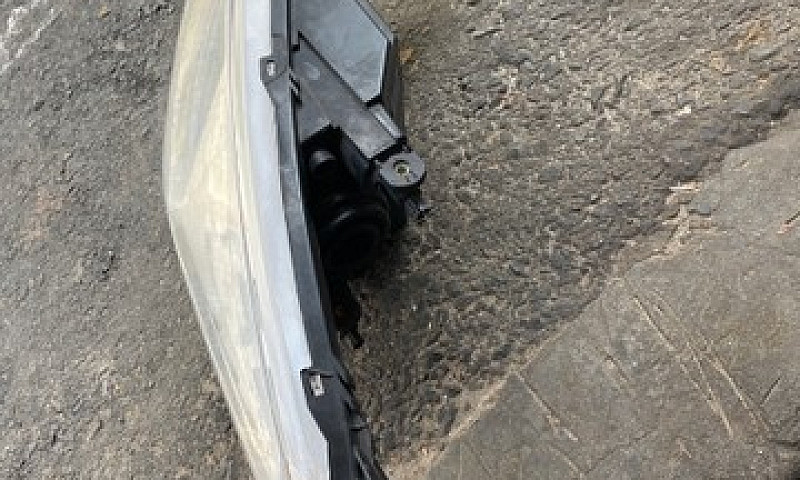 Farol Ford Ka...