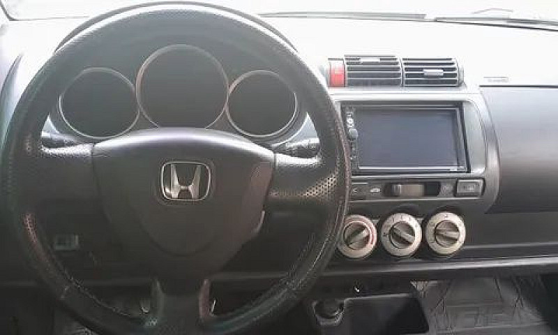 Honda.   Fit.    200...