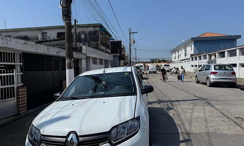 Renault Logan Authen...