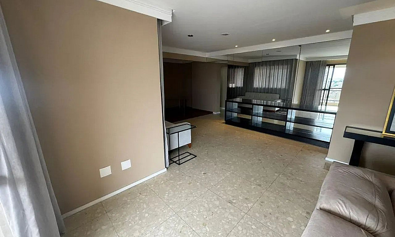 Palácio Real  187 M²...