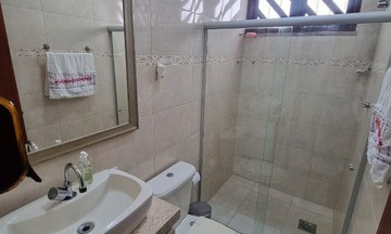 Casa À Venda No Bair...