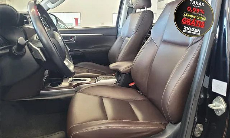 Toyota Hilux Sw4 2.8...