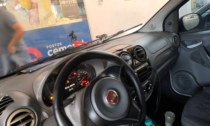 Fiat Palio Attractiv...