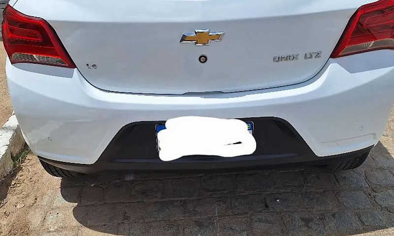 Chevrolet Onix Hatch...