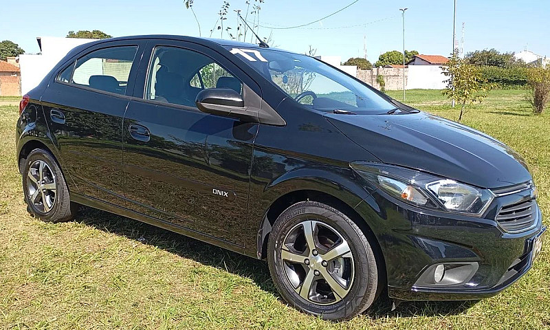 Chevrolet Onix Hatch...
