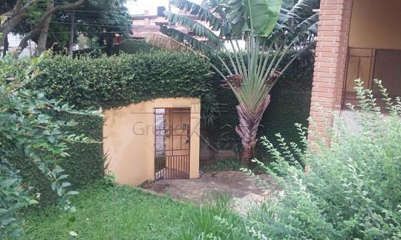 Casa À Venda Com 3 D...