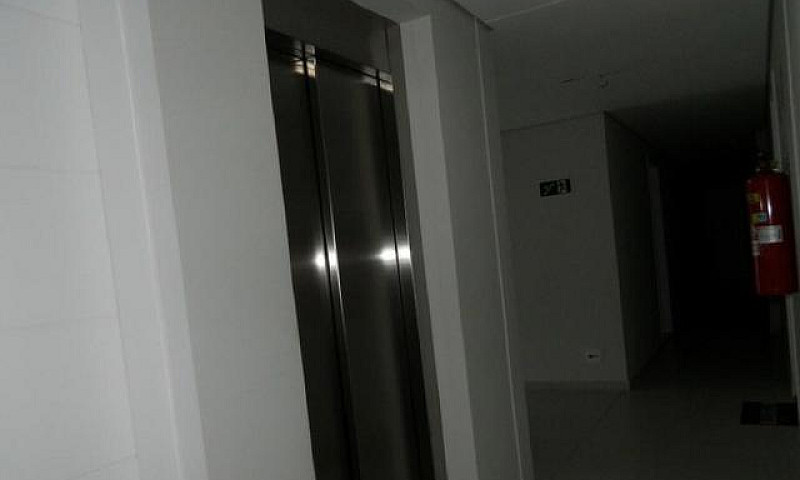 Alugo Um Quarto No M...
