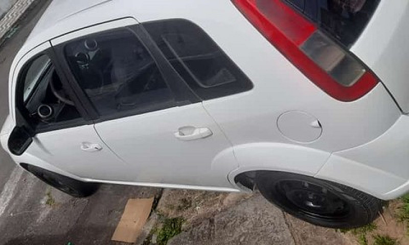 Fiesta Hatch Rocam 1...