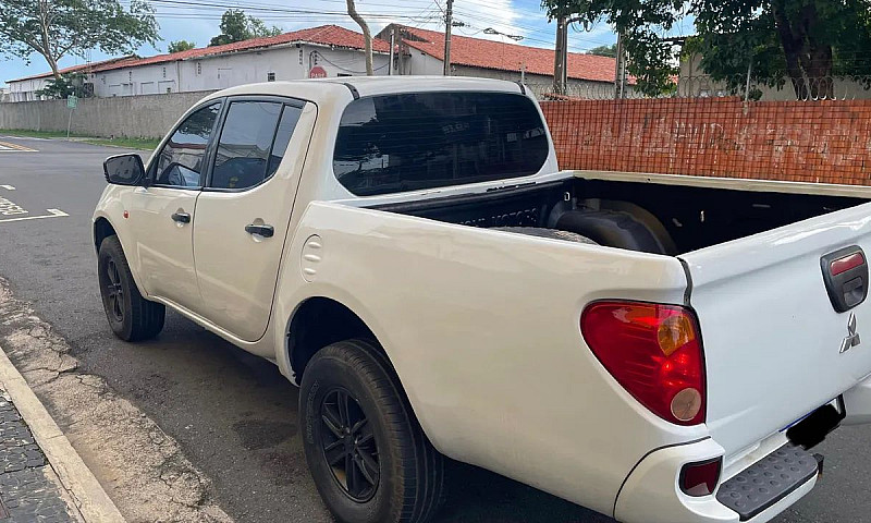 Mitsubishi L200 Trit...