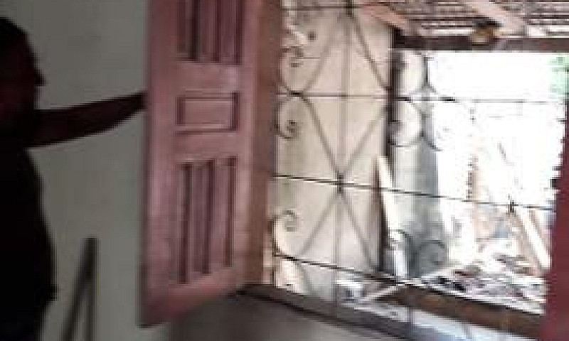 Vendo Uma Casa No Ed...