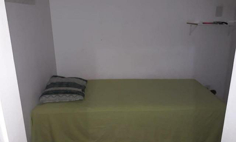 Quarto Em Casa Famil...