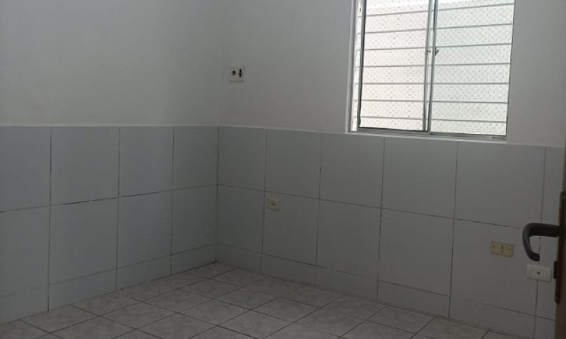 Duas Casas No Loteam...